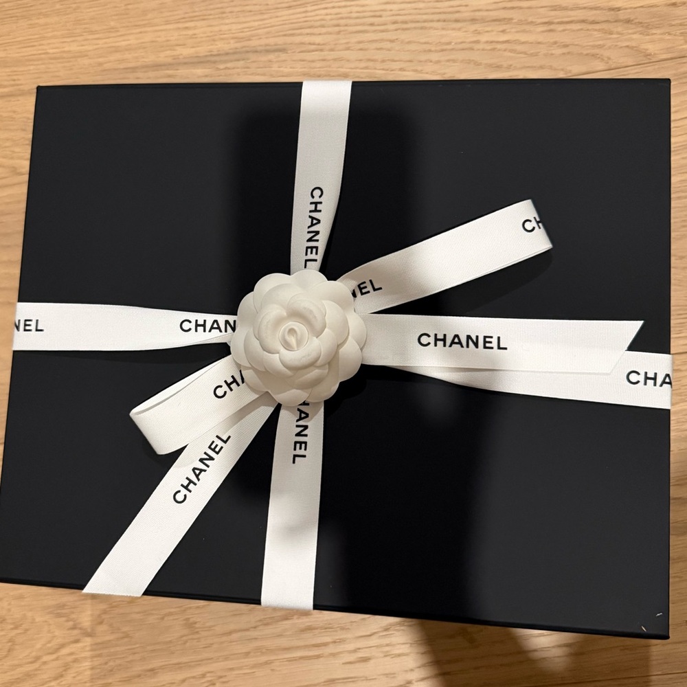 SOLD! Chanel mini 25 Black caviar Quilted Bag with Gold Chain! 100% AUTHENTIC - Picture 10 of 10